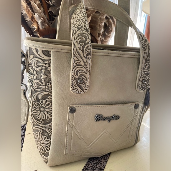 Wrangler Women’s Hair On Cowhide Crossbody Tote - Picture 5 of 8